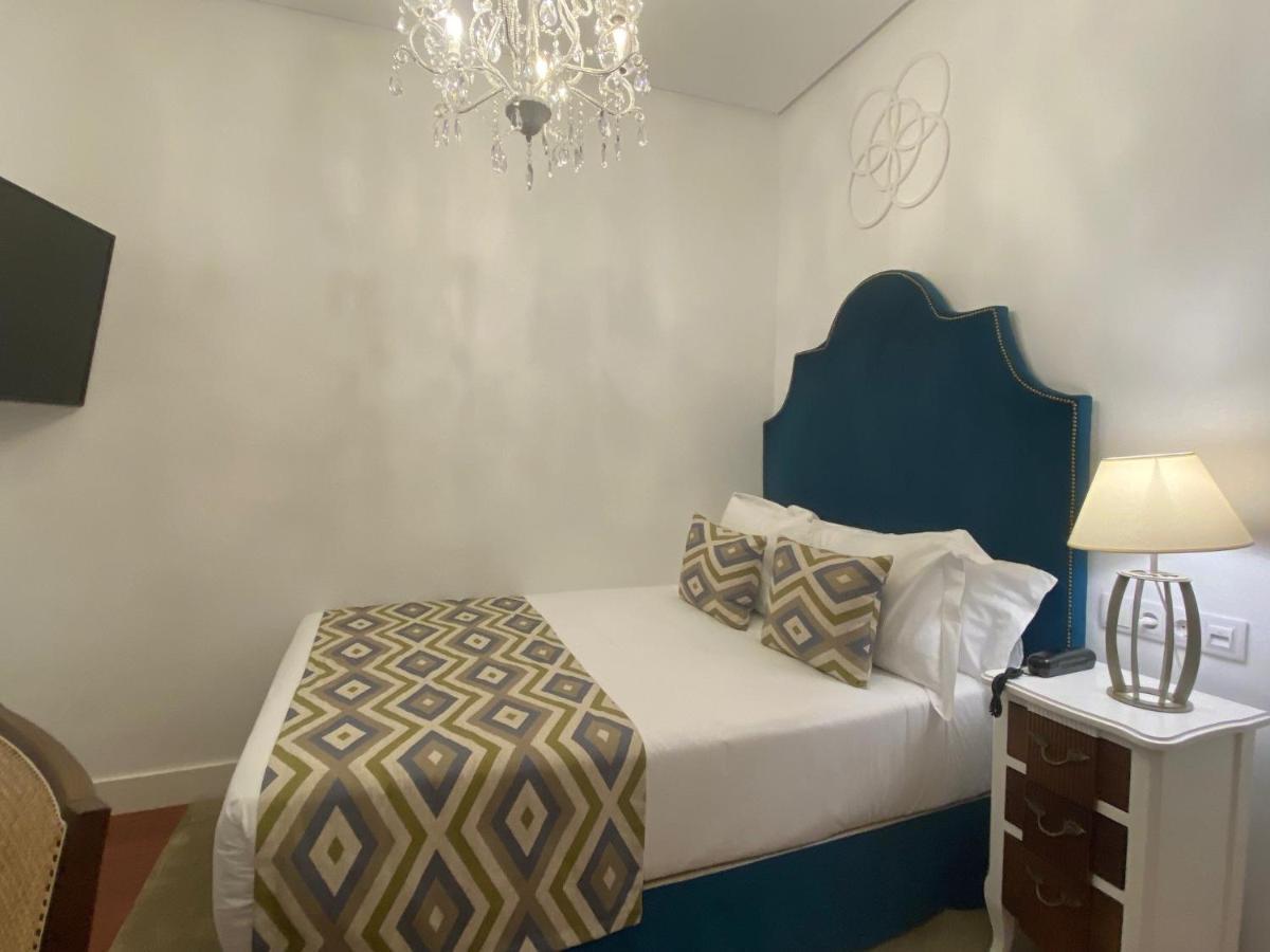 Single Room,1262968036:JPEG