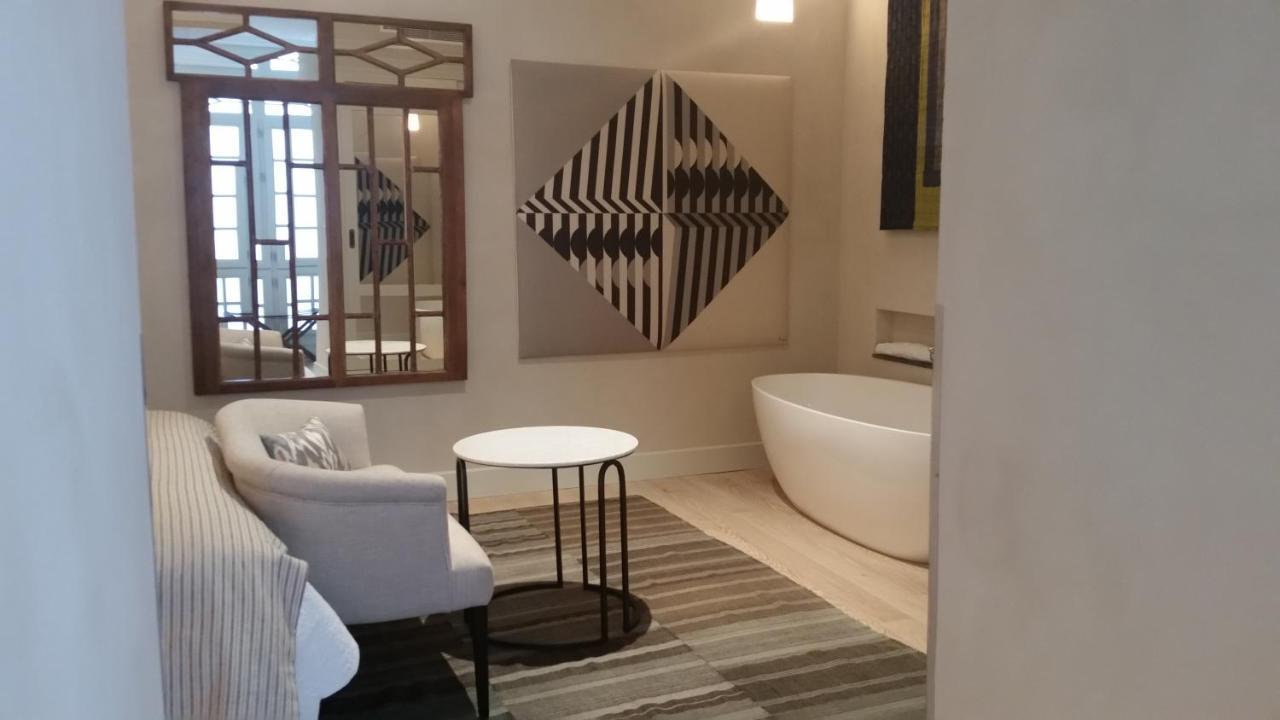 King Room with Pool View,1326154708:JPEG