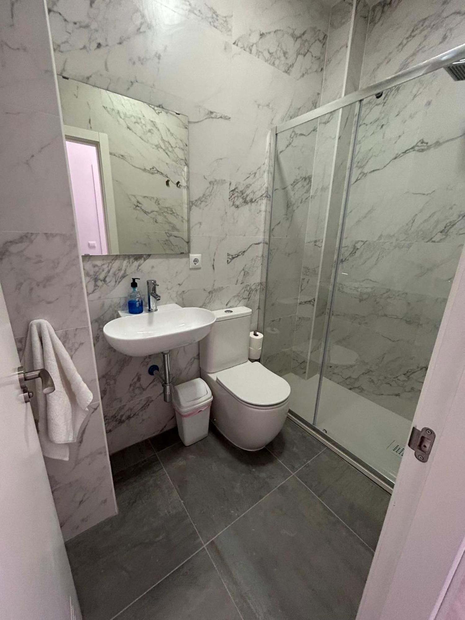 Double Room Private Bathroom