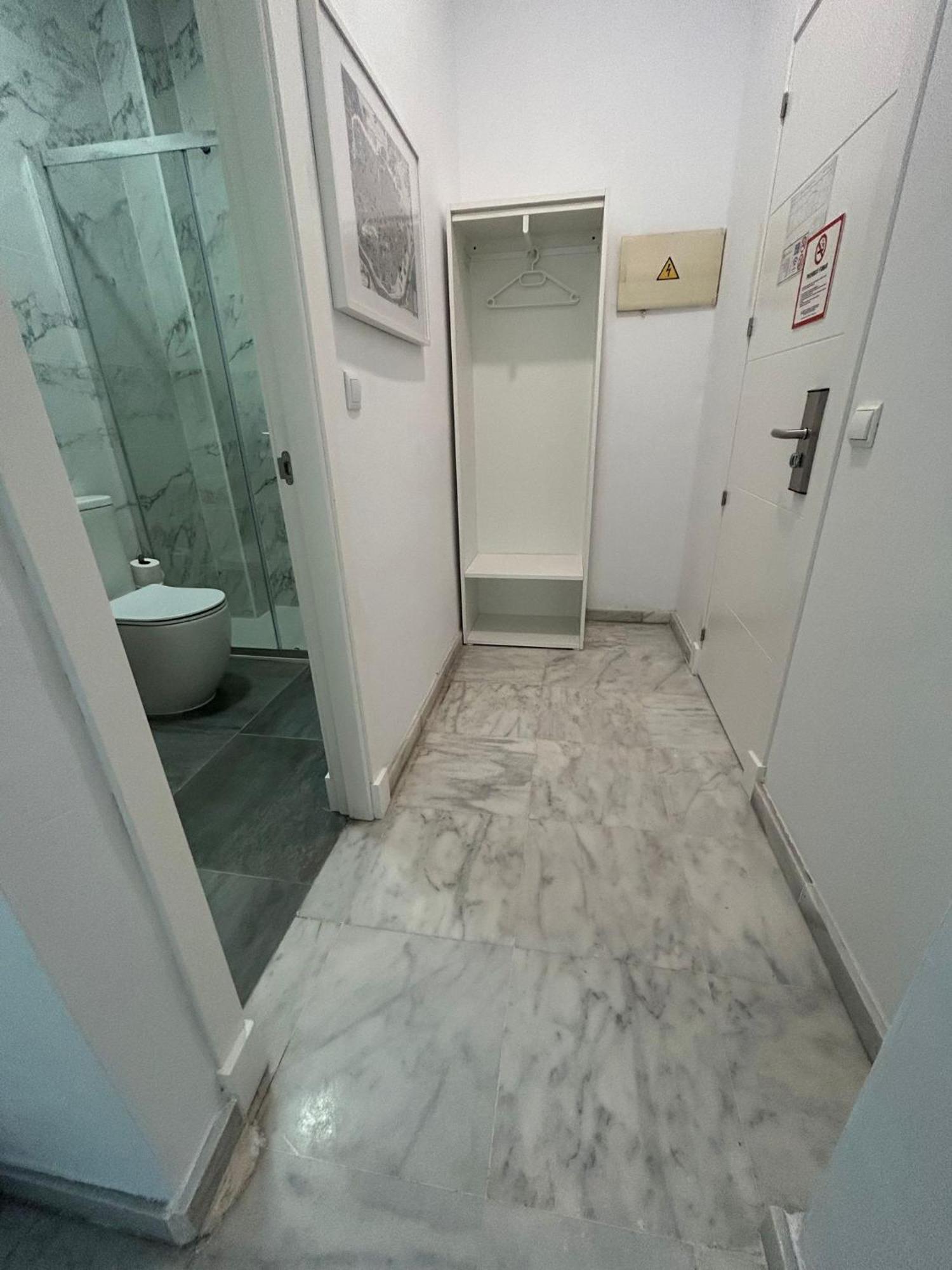 Double Room Private Bathroom