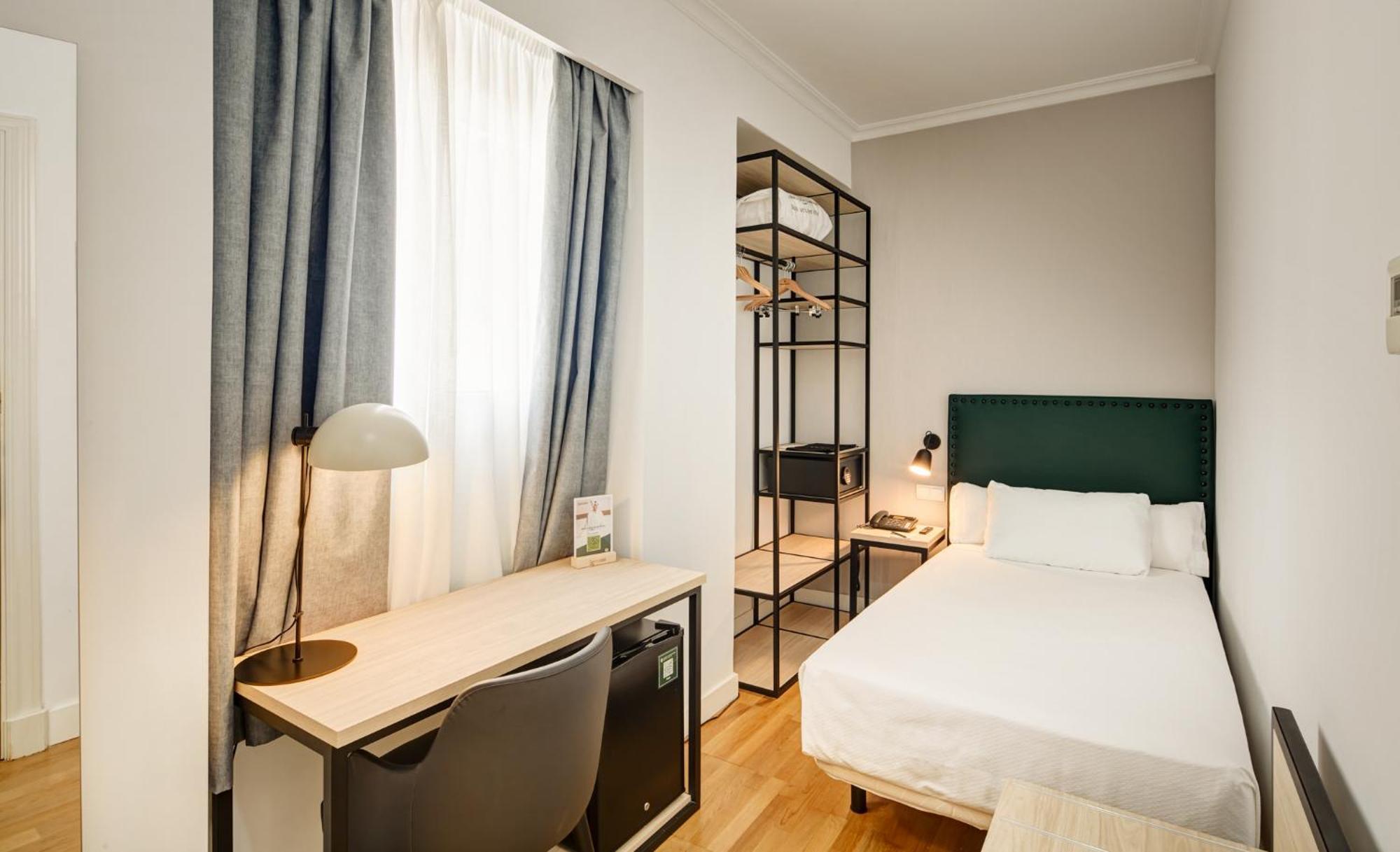 Single Room,1742581397:JPEG