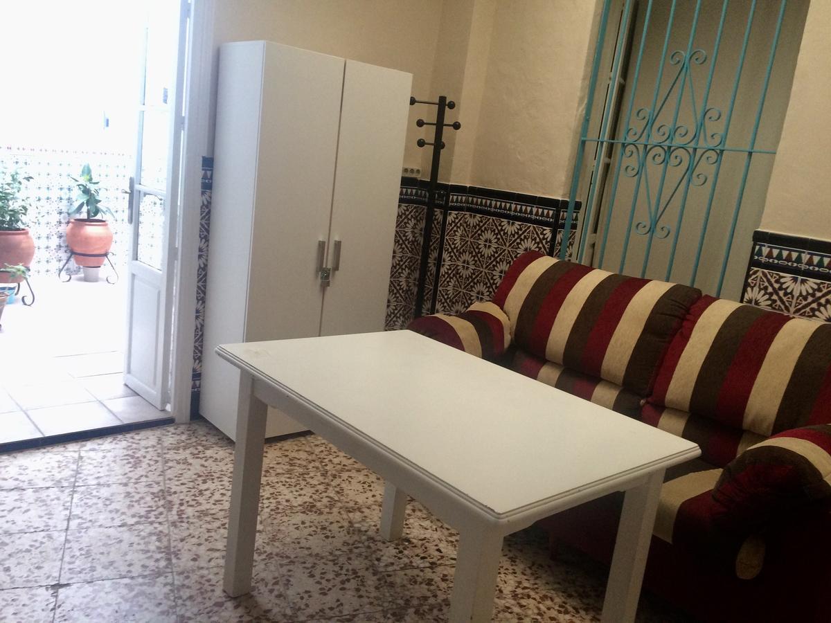 Family Room with Private Bathroom (3 Adults),1129435263:JPEG