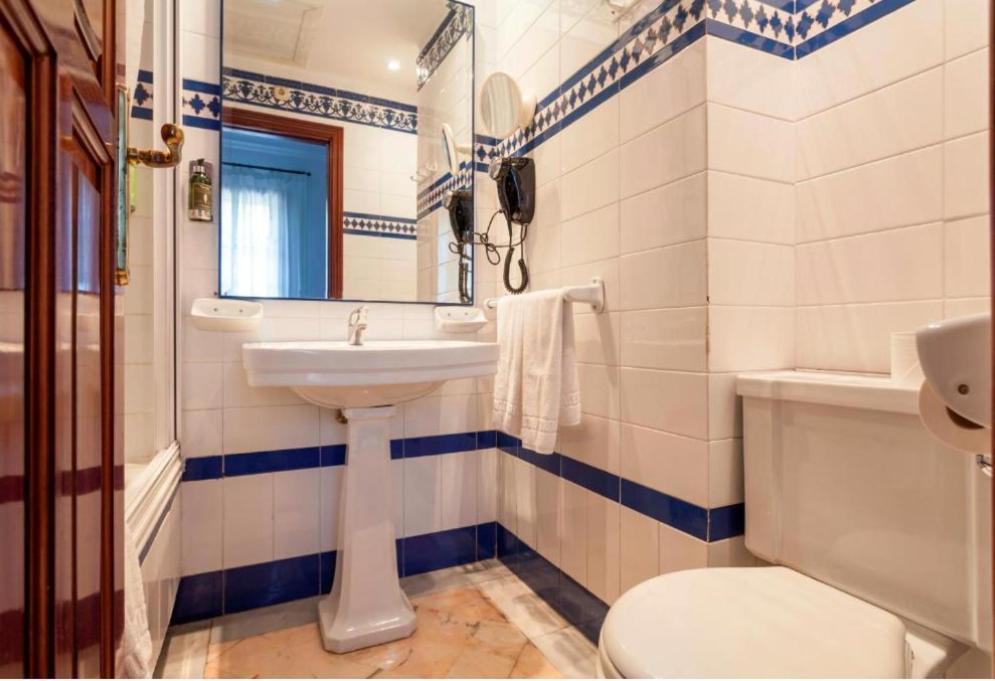 Double Room,1426038366:JPEG