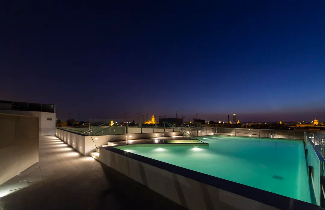 Hotel Macia Sevilla Kubb-1