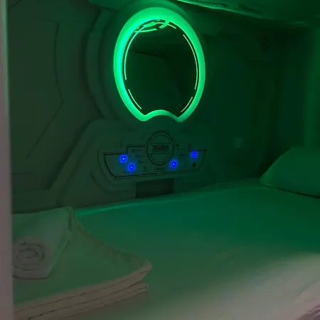 Bambu Hostel Capsules-2
