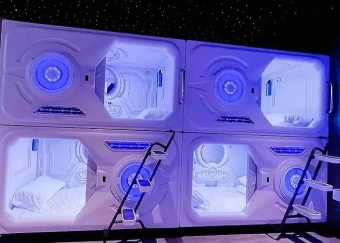 Bambu Hostel Capsules Sevilla