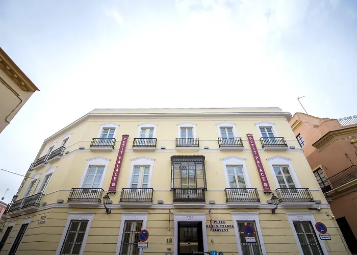 Petit Palace Santa Cruz